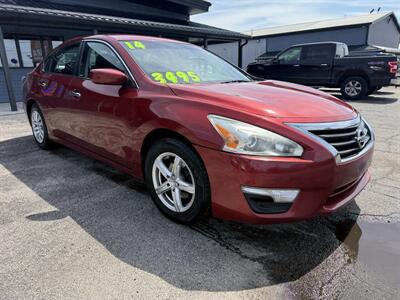 2014 Nissan Altima 2.5   - Photo 14 - Elkhart, IN 46514