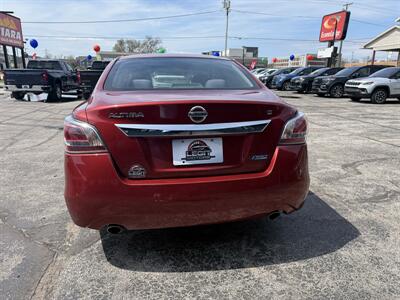 2014 Nissan Altima 2.5   - Photo 8 - Elkhart, IN 46514