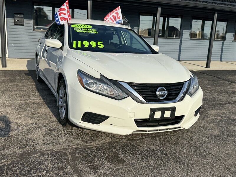 2018 Nissan Altima 2.5 S   - Photo 1 - Elkhart, IN 46514