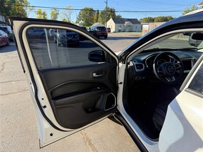 2019 Jeep Compass LIMITED   - Photo 8 - Elkhart, IN 46514