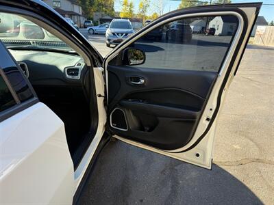 2019 Jeep Compass LIMITED   - Photo 17 - Elkhart, IN 46514