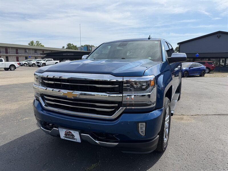 2017 Chevrolet Silverado 1500 High Country   - Photo 1 - Elkhart, IN 46514
