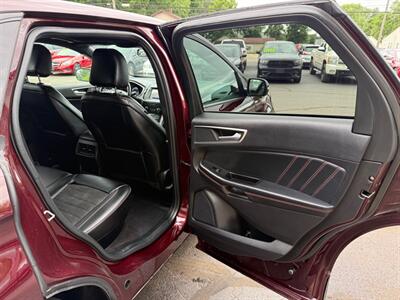 2020 Ford Edge SEL   - Photo 12 - Elkhart, IN 46514