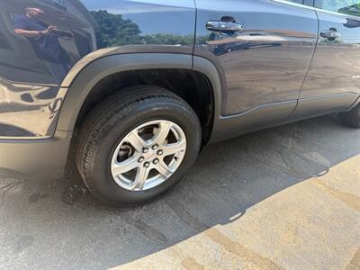 2017 GMC Acadia SLE   - Photo 12 - Elkhart, IN 46514