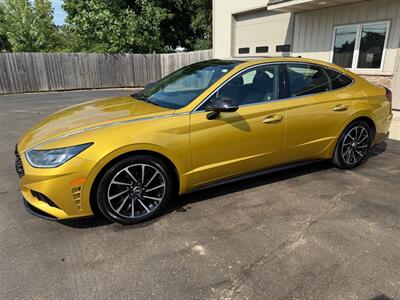 2020 Hyundai SONATA SEL PLUS   - Photo 2 - Elkhart, IN 46514