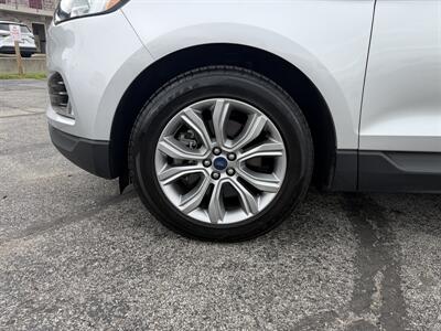 2019 Ford Edge Titanium   - Photo 3 - Elkhart, IN 46514