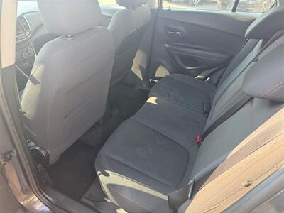 2019 Chevrolet Trax LS - Photo 13 - Elkhart, IN 46514