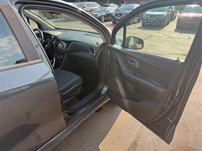 2019 Chevrolet Trax LS - Photo 14 - Elkhart, IN 46514