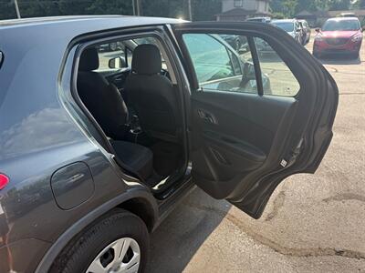 2019 Chevrolet Trax LS - Photo 12 - Elkhart, IN 46514