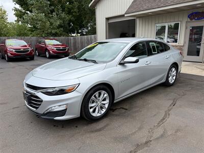 2020 Chevrolet Malibu LT   - Photo 2 - Elkhart, IN 46514
