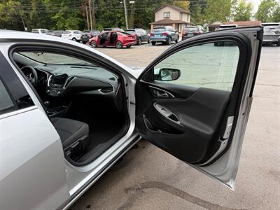 2020 Chevrolet Malibu LT   - Photo 18 - Elkhart, IN 46514
