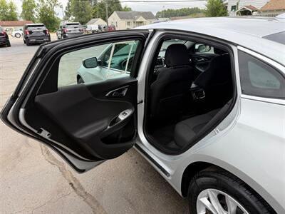 2020 Chevrolet Malibu LT   - Photo 11 - Elkhart, IN 46514