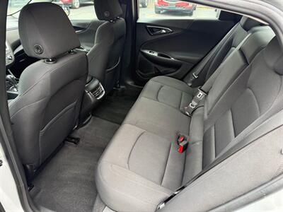 2020 Chevrolet Malibu LT   - Photo 12 - Elkhart, IN 46514