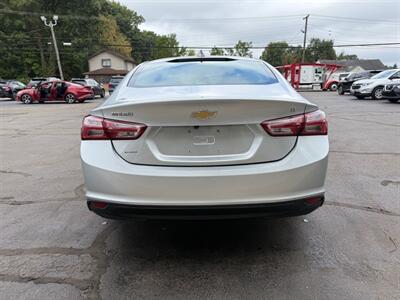 2020 Chevrolet Malibu LT   - Photo 4 - Elkhart, IN 46514