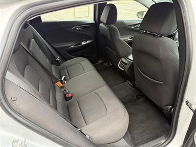 2020 Chevrolet Malibu LT   - Photo 15 - Elkhart, IN 46514