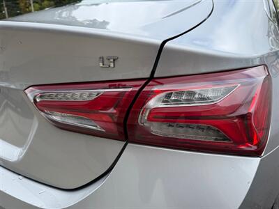2020 Chevrolet Malibu LT   - Photo 5 - Elkhart, IN 46514
