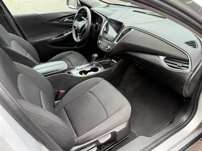 2020 Chevrolet Malibu LT   - Photo 19 - Elkhart, IN 46514