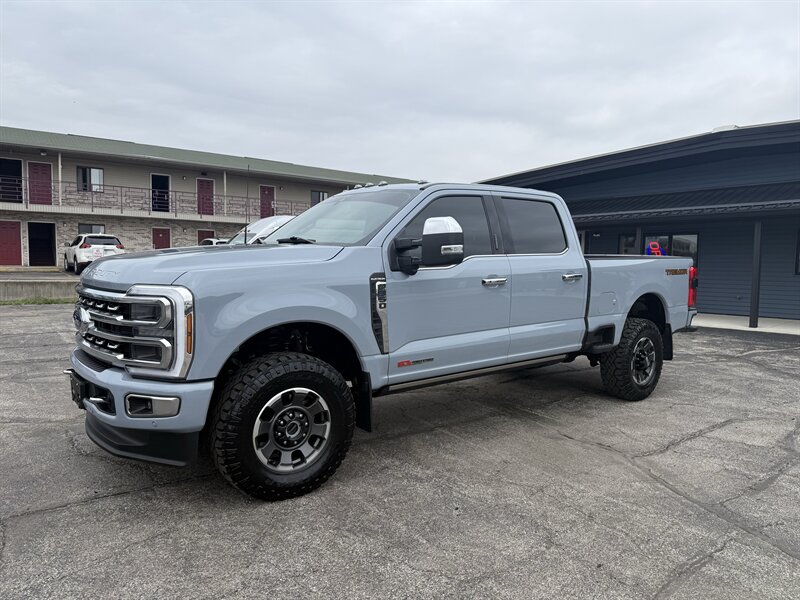 2024 Ford F-350 PLATINUM   - Photo 1 - Elkhart, IN 46514
