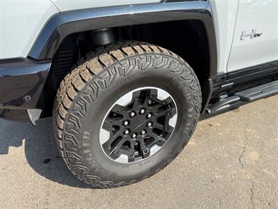 2024 GMC HUMMER EV 3X   - Photo 16 - Elkhart, IN 46514