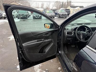 2021 Chevrolet Equinox LT   - Photo 9 - Elkhart, IN 46514