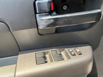 2013 Toyota Tundra CREWMAX SR5   - Photo 21 - Elkhart, IN 46514
