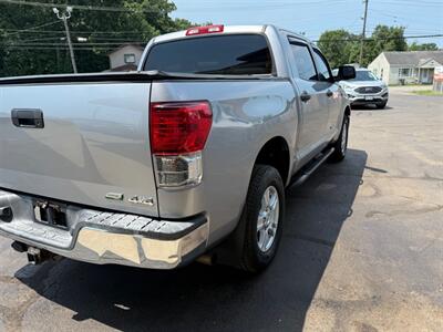 2013 Toyota Tundra CREWMAX SR5   - Photo 9 - Elkhart, IN 46514