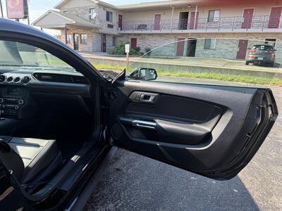 2018 Ford Mustang EcoBoost - Photo 14 - Elkhart, IN 46514
