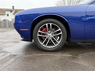 2019 Dodge Challenger SXT   - Photo 3 - Elkhart, IN 46514