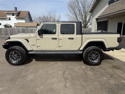 2020 Jeep Gladiator Overland   - Photo 4 - Elkhart, IN 46514
