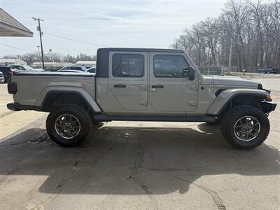 2020 Jeep Gladiator Overland   - Photo 8 - Elkhart, IN 46514