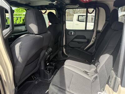 2020 Jeep Gladiator Overland   - Photo 15 - Elkhart, IN 46514