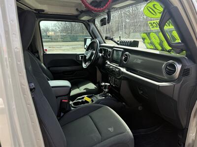2020 Jeep Gladiator Overland   - Photo 21 - Elkhart, IN 46514