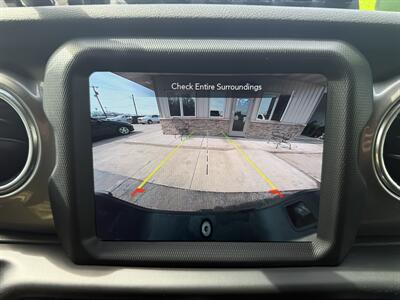 2020 Jeep Gladiator Overland   - Photo 24 - Elkhart, IN 46514
