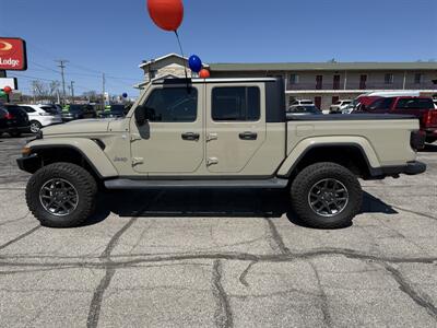 2020 Jeep Gladiator Overland   - Photo 3 - Elkhart, IN 46514