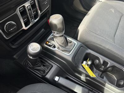 2020 Jeep Gladiator Overland   - Photo 22 - Elkhart, IN 46514