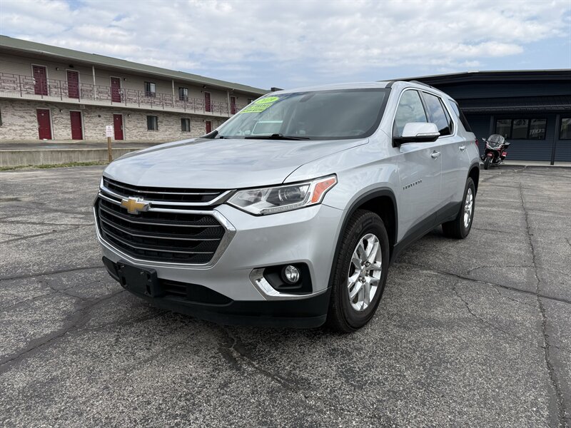 2019 Chevrolet Traverse LT Cloth   - Photo 1 - Elkhart, IN 46514