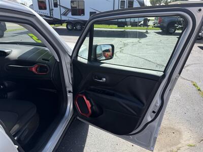 2017 Jeep Renegade Trailhawk   - Photo 18 - Elkhart, IN 46514