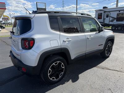 2017 Jeep Renegade Trailhawk   - Photo 7 - Elkhart, IN 46514