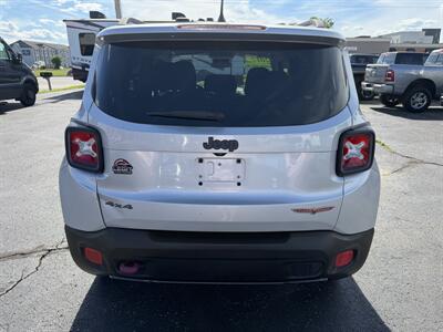 2017 Jeep Renegade Trailhawk   - Photo 6 - Elkhart, IN 46514