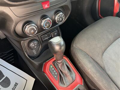 2017 Jeep Renegade Trailhawk   - Photo 20 - Elkhart, IN 46514