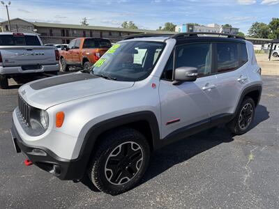 2017 Jeep Renegade Trailhawk   - Photo 2 - Elkhart, IN 46514