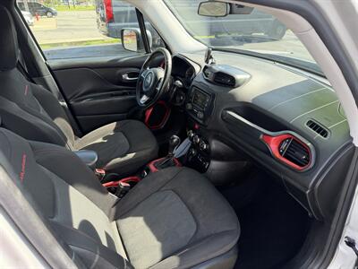 2017 Jeep Renegade Trailhawk   - Photo 19 - Elkhart, IN 46514