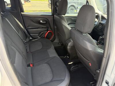 2017 Jeep Renegade Trailhawk   - Photo 16 - Elkhart, IN 46514