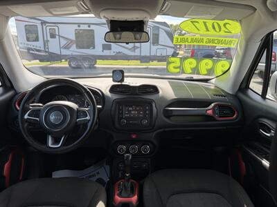 2017 Jeep Renegade Trailhawk   - Photo 17 - Elkhart, IN 46514