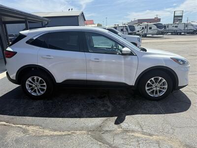 2020 Ford Escape SE   - Photo 8 - Elkhart, IN 46514
