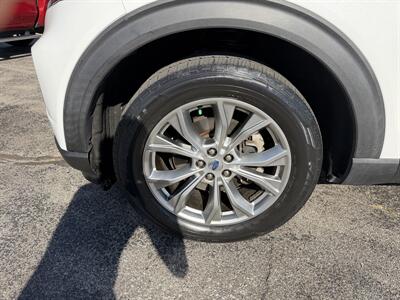 2020 Ford Explorer XLT   - Photo 3 - Elkhart, IN 46514