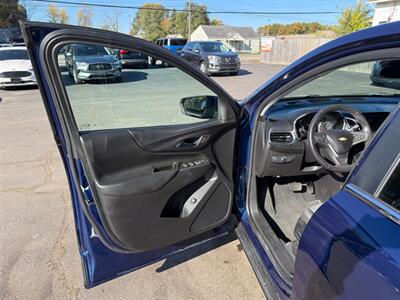 2022 Chevrolet Equinox LT   - Photo 9 - Elkhart, IN 46514
