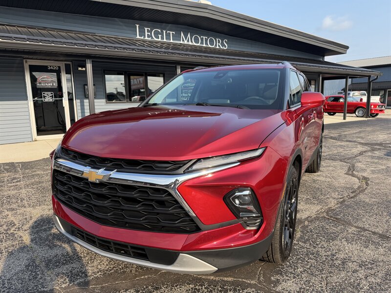 2024 Chevrolet Blazer LT   - Photo 1 - Elkhart, IN 46514