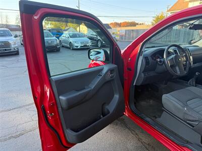 2010 Nissan Frontier KING CAB SE - Photo 8 - Elkhart, IN 46514