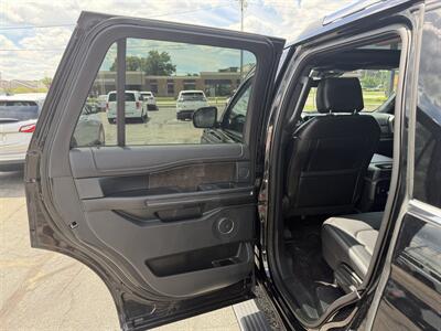 2018 Ford Expedition Limited - Photo 13 - Elkhart, IN 46514